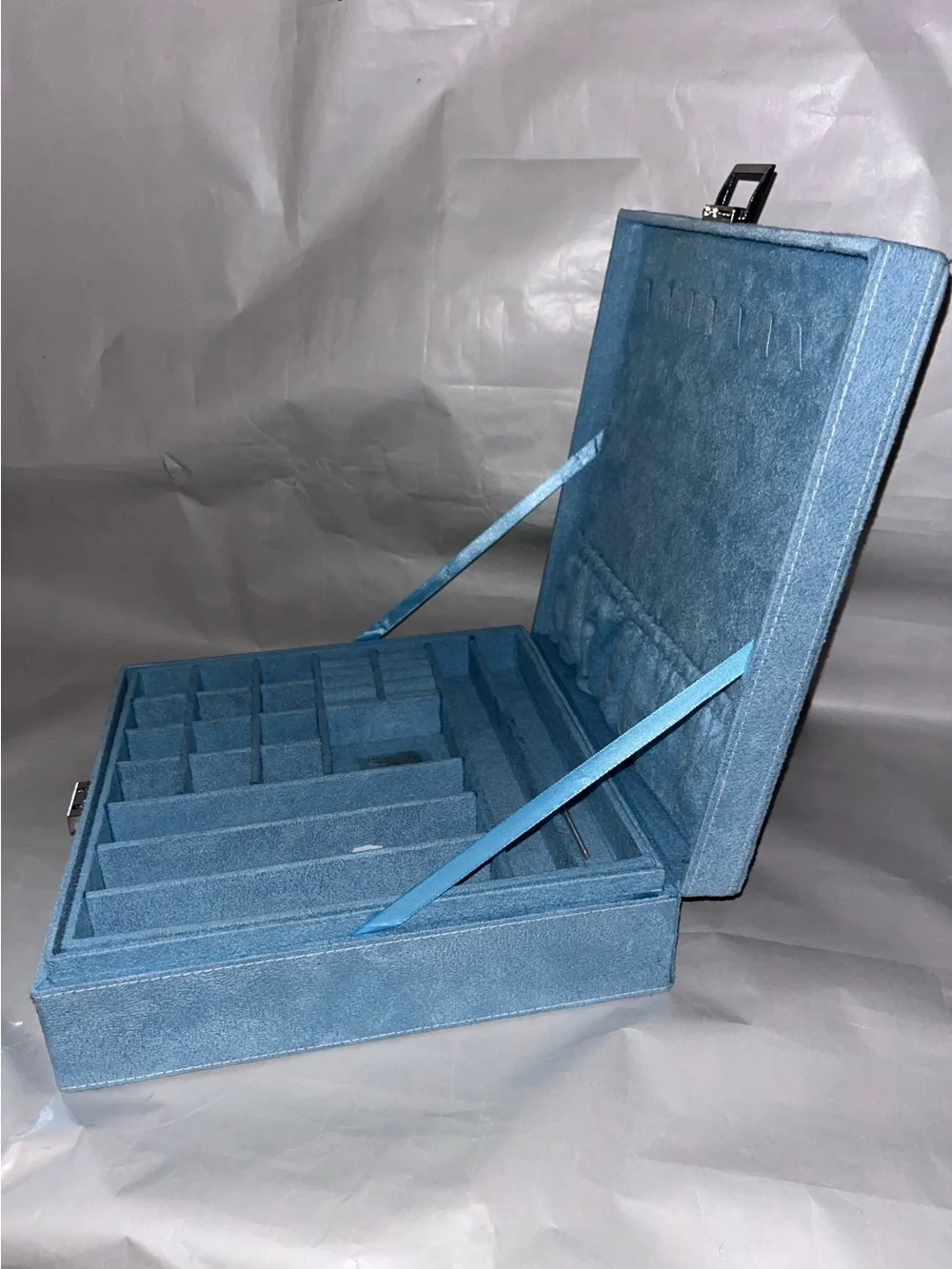Light Blue Jewelry Organizer Box with Removable Tray and key by Guanya